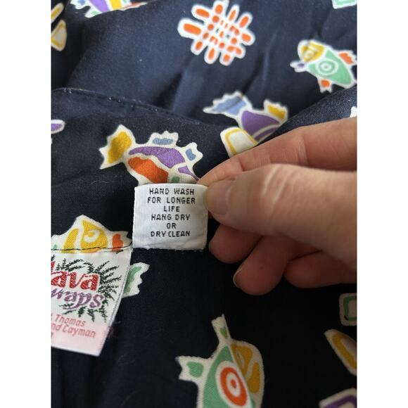 Men’s Java Wraps Dark Navy Fish 80s Print Dark Navy Button Up Shirt Rayon S - Picture 3 of 7